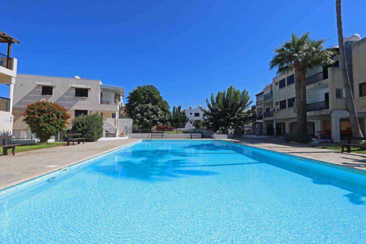 Taniandres Apartments Paralimni Exterior photo